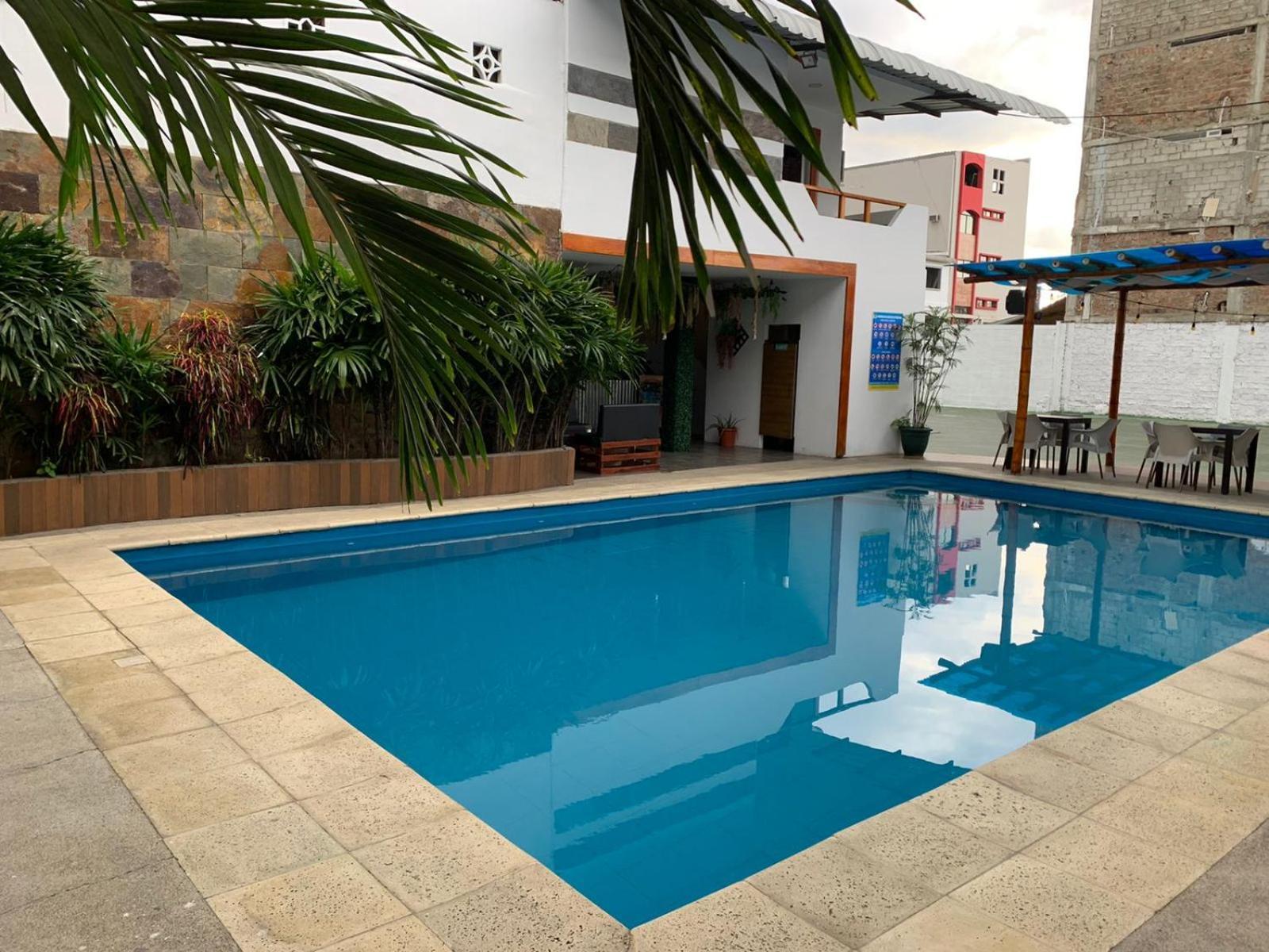 Hostal Las Velas Hotel Manta Bagian luar foto