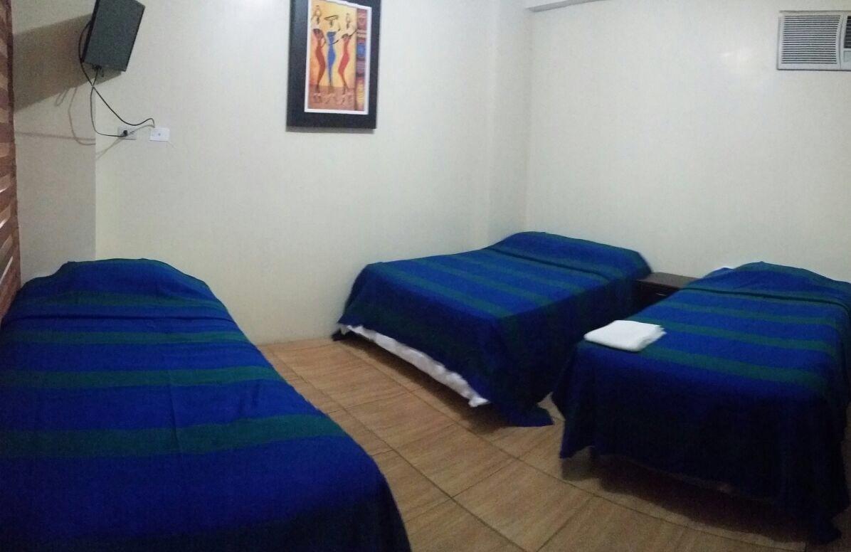 Hostal Las Velas Hotel Manta Bagian luar foto
