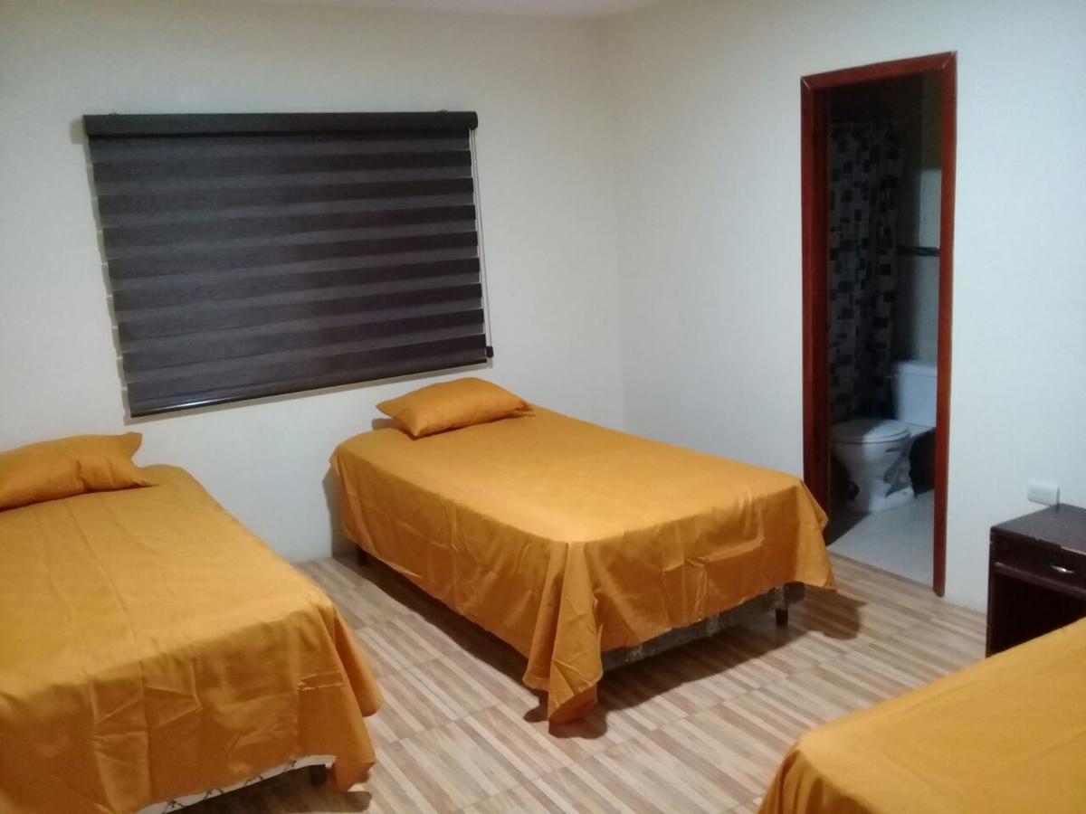 Hostal Las Velas Hotel Manta Bagian luar foto