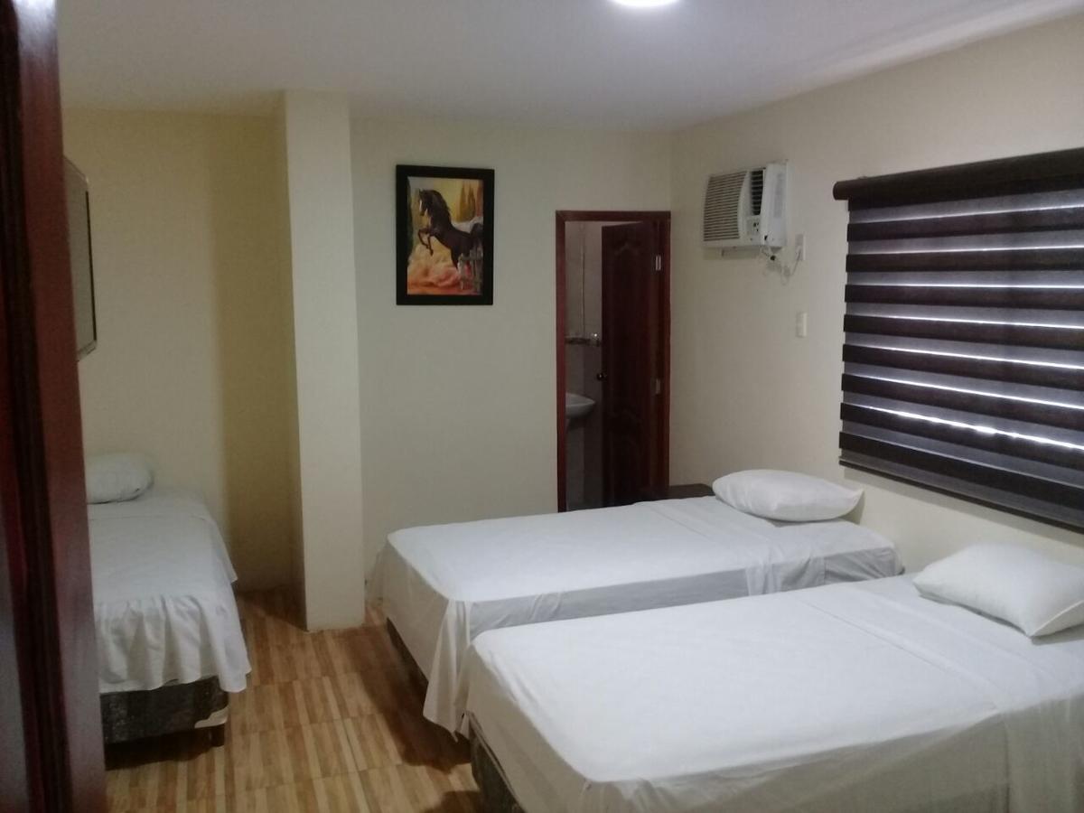 Hostal Las Velas Hotel Manta Bagian luar foto